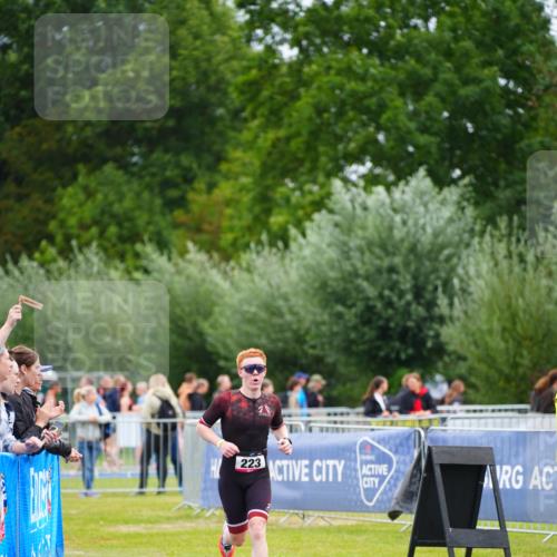 30.08.2026 - Elbe Triathlon Hamburg LAZAROV Photography http://msf.ph/oto/10030269 30.08.2026 10:12:50 Ziel 223 meine-sportfotos.de