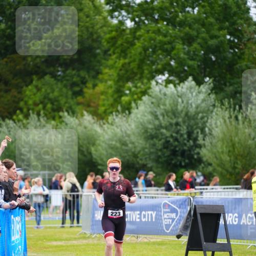 30.08.2026 - Elbe Triathlon Hamburg LAZAROV Photography http://msf.ph/oto/10030270 30.08.2026 10:12:50 Ziel 223 meine-sportfotos.de