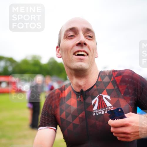 30.08.2026 - Elbe Triathlon Hamburg LAZAROV Photography http://msf.ph/oto/10030299 30.08.2026 10:13:51 Ziel  meine-sportfotos.de