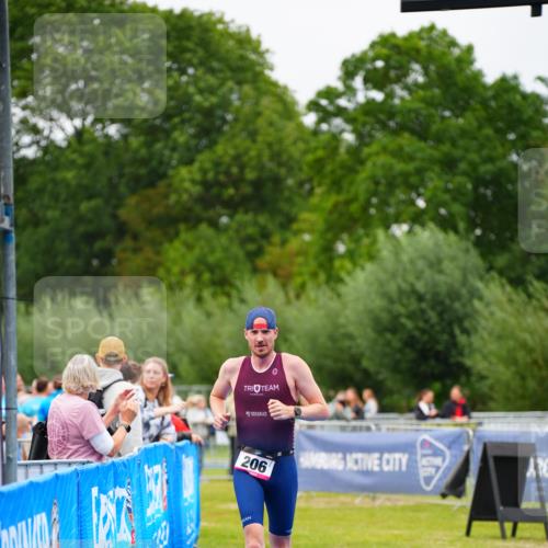 30.08.2026 - Elbe Triathlon Hamburg LAZAROV Photography http://msf.ph/oto/10030309 30.08.2026 10:14:06 Ziel 206 meine-sportfotos.de