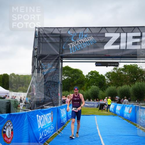 30.08.2026 - Elbe Triathlon Hamburg LAZAROV Photography http://msf.ph/oto/10030312 30.08.2026 10:14:08 Ziel 206 meine-sportfotos.de