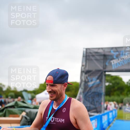 30.08.2026 - Elbe Triathlon Hamburg LAZAROV Photography http://msf.ph/oto/10030328 30.08.2026 10:14:21 Ziel  meine-sportfotos.de