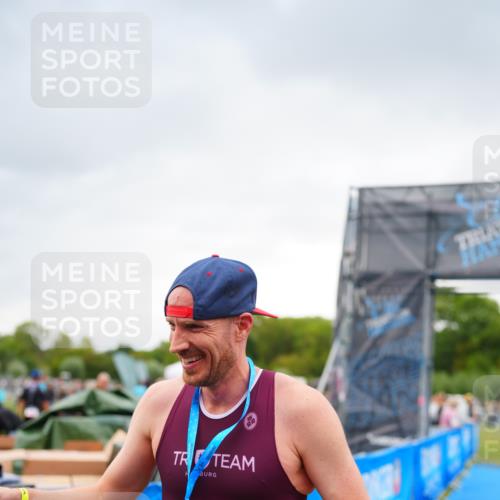 30.08.2026 - Elbe Triathlon Hamburg LAZAROV Photography http://msf.ph/oto/10030329 30.08.2026 10:14:21 Ziel  meine-sportfotos.de