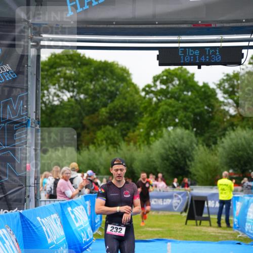 30.08.2026 - Elbe Triathlon Hamburg LAZAROV Photography http://msf.ph/oto/10030331 30.08.2026 10:14:31 Ziel 232, 238 meine-sportfotos.de