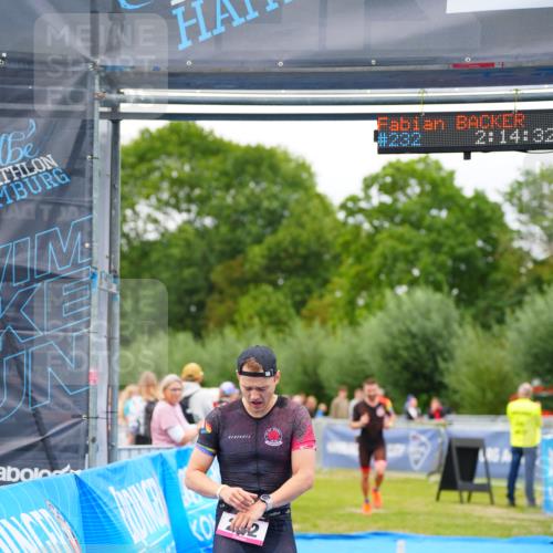 30.08.2026 - Elbe Triathlon Hamburg LAZAROV Photography http://msf.ph/oto/10030335 30.08.2026 10:14:32 Ziel 232, 238 meine-sportfotos.de