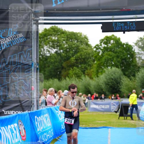30.08.2026 - Elbe Triathlon Hamburg LAZAROV Photography http://msf.ph/oto/10030373 30.08.2026 10:15:33 Ziel 215 meine-sportfotos.de