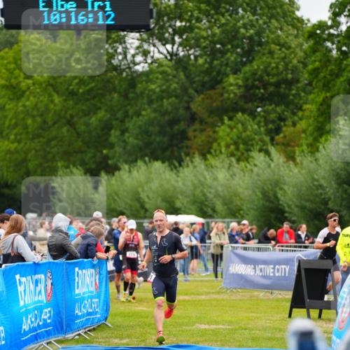 30.08.2026 - Elbe Triathlon Hamburg LAZAROV Photography http://msf.ph/oto/10030380 30.08.2026 10:16:13 Ziel 191 meine-sportfotos.de