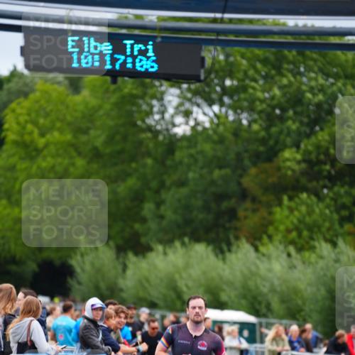 30.08.2026 - Elbe Triathlon Hamburg LAZAROV Photography http://msf.ph/oto/10030392 30.08.2026 10:17:07 Ziel 230, 309 meine-sportfotos.de