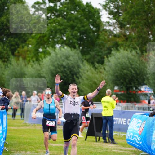 30.08.2026 - Elbe Triathlon Hamburg LAZAROV Photography http://msf.ph/oto/10030405 30.08.2026 10:17:38 Ziel 210, 272 meine-sportfotos.de