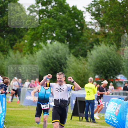 30.08.2026 - Elbe Triathlon Hamburg LAZAROV Photography http://msf.ph/oto/10030407 30.08.2026 10:17:38 Ziel 210, 272 meine-sportfotos.de