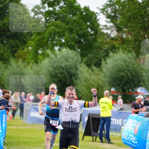 30.08.2026 - Elbe Triathlon Hamburg LAZAROV Photography http://msf.ph/oto/10030408 30.08.2026 10:17:38 Ziel 210, 272 meine-sportfotos.de