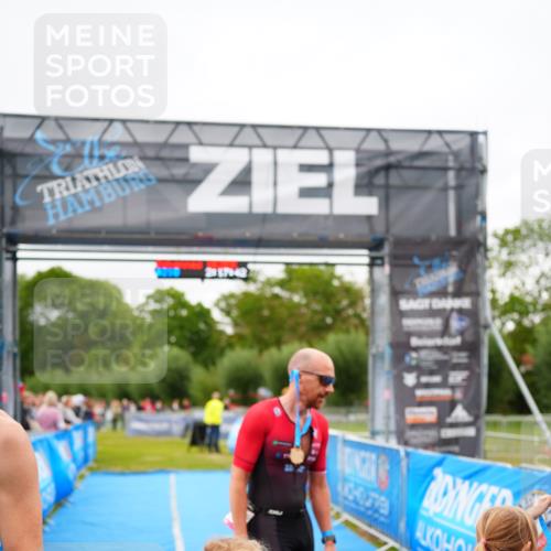 30.08.2026 - Elbe Triathlon Hamburg LAZAROV Photography http://msf.ph/oto/10030421 30.08.2026 10:17:47 Ziel  meine-sportfotos.de