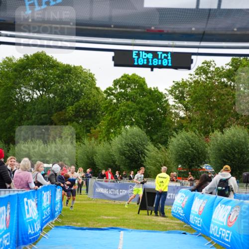 30.08.2026 - Elbe Triathlon Hamburg LAZAROV Photography http://msf.ph/oto/10030429 30.08.2026 10:18:02 Ziel 268, 411 meine-sportfotos.de