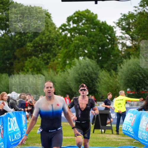 30.08.2026 - Elbe Triathlon Hamburg LAZAROV Photography http://msf.ph/oto/10030435 30.08.2026 10:18:05 Ziel 268, 411 meine-sportfotos.de