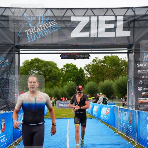 30.08.2026 - Elbe Triathlon Hamburg LAZAROV Photography http://msf.ph/oto/10030438 30.08.2026 10:18:07 Ziel 228, 268, 411 meine-sportfotos.de