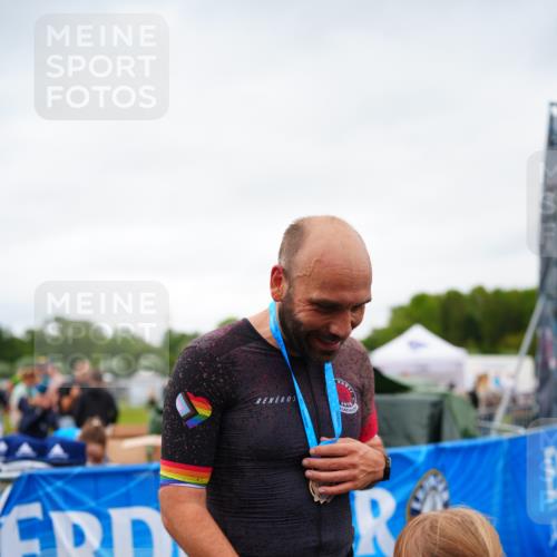 30.08.2026 - Elbe Triathlon Hamburg LAZAROV Photography http://msf.ph/oto/10030475 30.08.2026 10:19:08 Ziel 211 meine-sportfotos.de