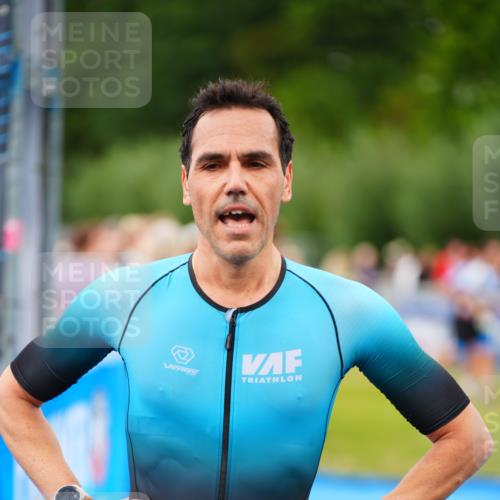 30.08.2026 - Elbe Triathlon Hamburg LAZAROV Photography http://msf.ph/oto/10030487 30.08.2026 10:19:14 Ziel 211 meine-sportfotos.de