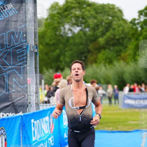 30.08.2026 - Elbe Triathlon Hamburg LAZAROV Photography http://msf.ph/oto/10030492 30.08.2026 10:19:41 Ziel 222 meine-sportfotos.de