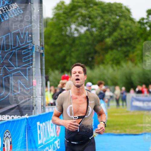 30.08.2026 - Elbe Triathlon Hamburg LAZAROV Photography http://msf.ph/oto/10030493 30.08.2026 10:19:41 Ziel 222 meine-sportfotos.de