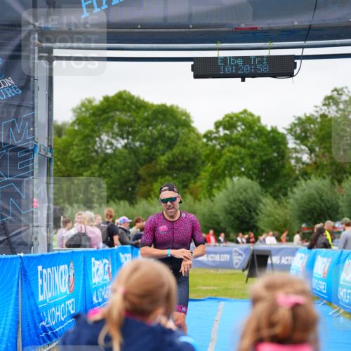 30.08.2026 - Elbe Triathlon Hamburg LAZAROV Photography http://msf.ph/oto/10030517 30.08.2026 10:20:58 Ziel 301 meine-sportfotos.de