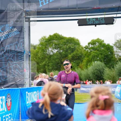 30.08.2026 - Elbe Triathlon Hamburg LAZAROV Photography http://msf.ph/oto/10030519 30.08.2026 10:20:59 Ziel 301 meine-sportfotos.de