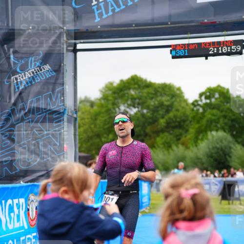 30.08.2026 - Elbe Triathlon Hamburg LAZAROV Photography http://msf.ph/oto/10030524 30.08.2026 10:21:00 Ziel 301 meine-sportfotos.de