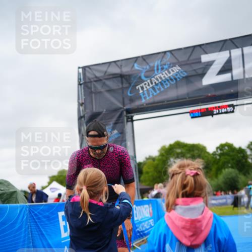 30.08.2026 - Elbe Triathlon Hamburg LAZAROV Photography http://msf.ph/oto/10030527 30.08.2026 10:21:03 Ziel 229 meine-sportfotos.de