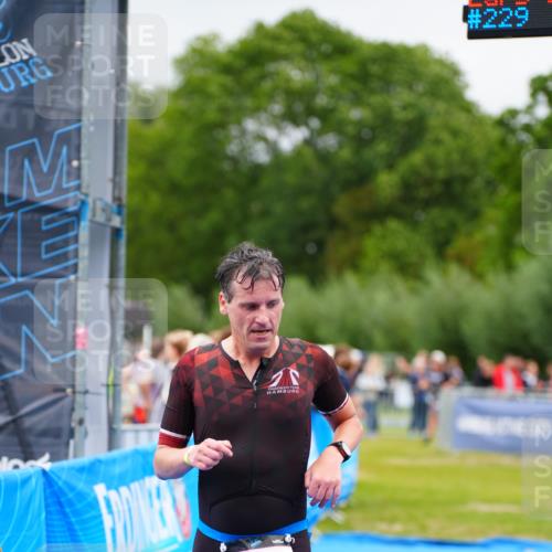 30.08.2026 - Elbe Triathlon Hamburg LAZAROV Photography http://msf.ph/oto/10030531 30.08.2026 10:21:11 Ziel 229 meine-sportfotos.de