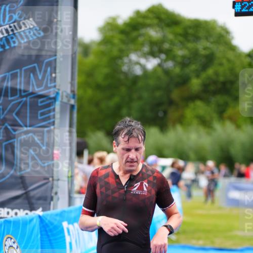 30.08.2026 - Elbe Triathlon Hamburg LAZAROV Photography http://msf.ph/oto/10030532 30.08.2026 10:21:11 Ziel 229 meine-sportfotos.de
