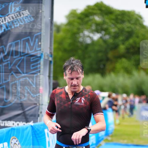 30.08.2026 - Elbe Triathlon Hamburg LAZAROV Photography http://msf.ph/oto/10030533 30.08.2026 10:21:11 Ziel 229 meine-sportfotos.de