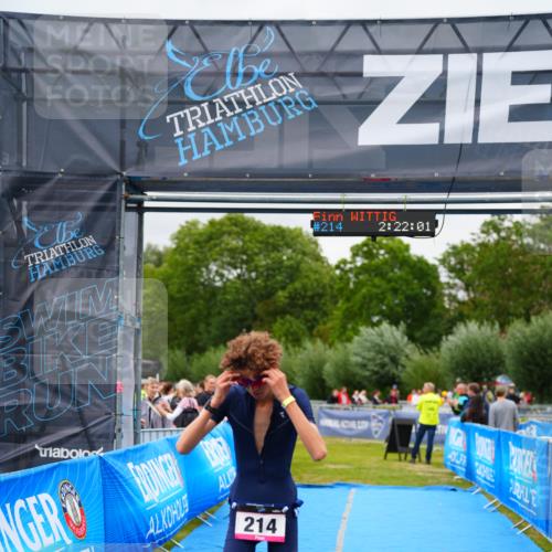 30.08.2026 - Elbe Triathlon Hamburg LAZAROV Photography http://msf.ph/oto/10030558 30.08.2026 10:22:02 Ziel 214 meine-sportfotos.de