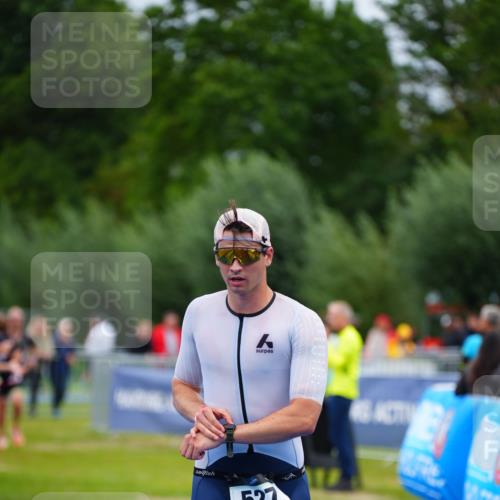 30.08.2026 - Elbe Triathlon Hamburg LAZAROV Photography http://msf.ph/oto/10030585 30.08.2026 10:25:03 Ziel 258, 527 meine-sportfotos.de