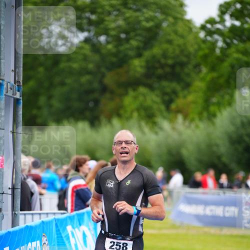 30.08.2026 - Elbe Triathlon Hamburg LAZAROV Photography http://msf.ph/oto/10030594 30.08.2026 10:25:10 Ziel 258 meine-sportfotos.de
