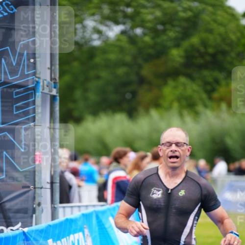 30.08.2026 - Elbe Triathlon Hamburg LAZAROV Photography http://msf.ph/oto/10030597 30.08.2026 10:25:10 Ziel 258 meine-sportfotos.de