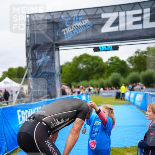 30.08.2026 - Elbe Triathlon Hamburg LAZAROV Photography http://msf.ph/oto/10030605 30.08.2026 10:25:17 Ziel  meine-sportfotos.de