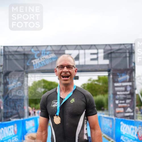 30.08.2026 - Elbe Triathlon Hamburg LAZAROV Photography http://msf.ph/oto/10030610 30.08.2026 10:25:23 Ziel  meine-sportfotos.de