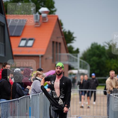30.08.2026 - Elbe Triathlon Hamburg LAZAROV Photography http://msf.ph/oto/10030620 30.08.2026 08:22:47 Schwimmen 195, 203 meine-sportfotos.de