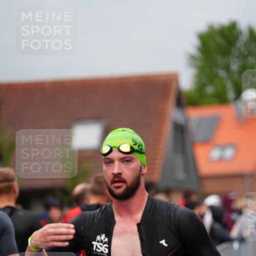 30.08.2026 - Elbe Triathlon Hamburg LAZAROV Photography http://msf.ph/oto/10030625 30.08.2026 08:22:50 Schwimmen 195, 203 meine-sportfotos.de