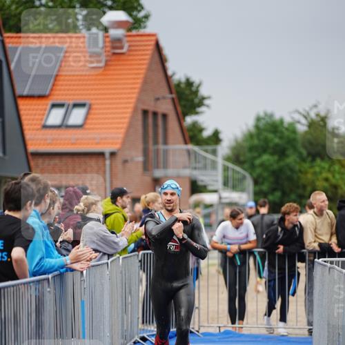 30.08.2026 - Elbe Triathlon Hamburg LAZAROV Photography http://msf.ph/oto/10030640 30.08.2026 08:23:39 Schwimmen 186, 190, 207, 213, 217, 226 meine-sportfotos.de