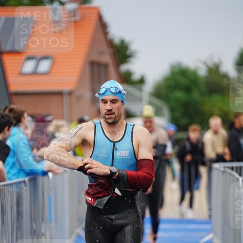 30.08.2026 - Elbe Triathlon Hamburg LAZAROV Photography http://msf.ph/oto/10030645 30.08.2026 08:23:41 Schwimmen 186, 190, 207, 213, 217, 226 meine-sportfotos.de