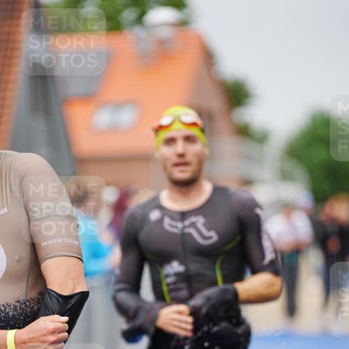 30.08.2026 - Elbe Triathlon Hamburg LAZAROV Photography http://msf.ph/oto/10030651 30.08.2026 08:23:45 Schwimmen 189, 190, 207, 213, 217, 226 meine-sportfotos.de