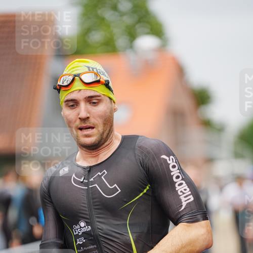30.08.2026 - Elbe Triathlon Hamburg LAZAROV Photography http://msf.ph/oto/10030652 30.08.2026 08:23:46 Schwimmen 189, 190, 207, 213, 217, 226 meine-sportfotos.de
