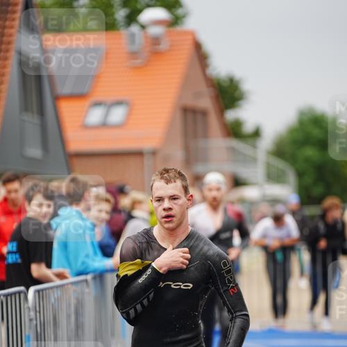 30.08.2026 - Elbe Triathlon Hamburg LAZAROV Photography http://msf.ph/oto/10030654 30.08.2026 08:23:47 Schwimmen 189, 190, 207, 213, 217, 226 meine-sportfotos.de