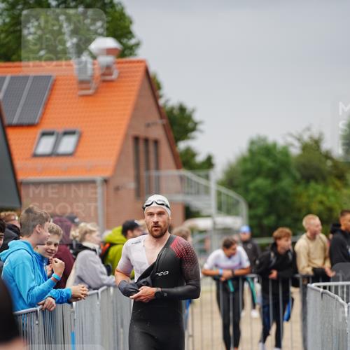 30.08.2026 - Elbe Triathlon Hamburg LAZAROV Photography http://msf.ph/oto/10030655 30.08.2026 08:23:48 Schwimmen 189, 190, 207, 213, 217, 226 meine-sportfotos.de