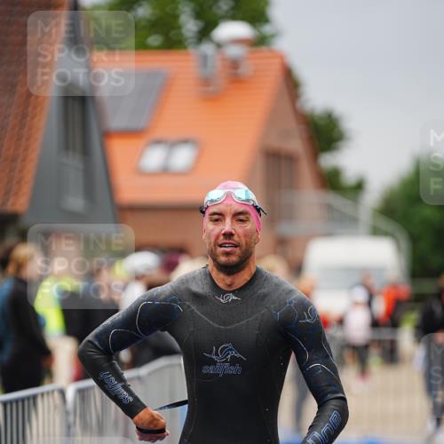 30.08.2026 - Elbe Triathlon Hamburg LAZAROV Photography http://msf.ph/oto/10030668 30.08.2026 08:24:29 Schwimmen 218, 247 meine-sportfotos.de