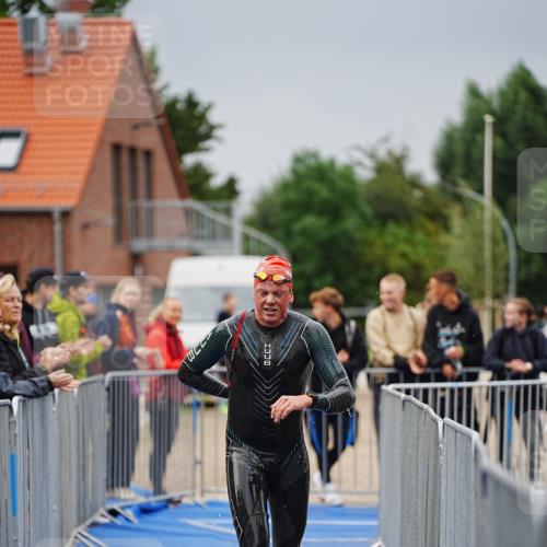 30.08.2026 - Elbe Triathlon Hamburg LAZAROV Photography http://msf.ph/oto/10030670 30.08.2026 08:24:36 Schwimmen 218, 247 meine-sportfotos.de