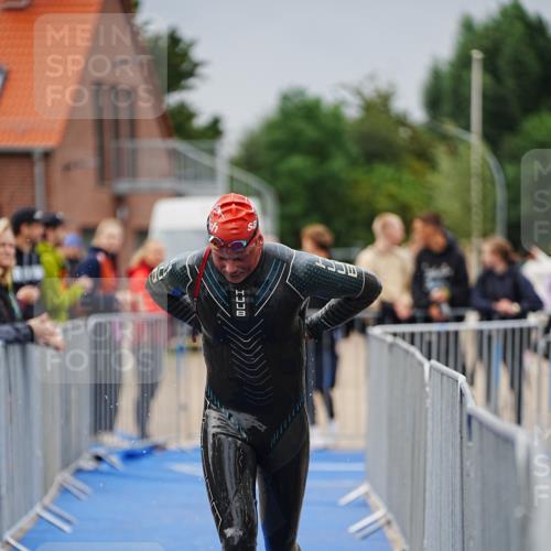 30.08.2026 - Elbe Triathlon Hamburg LAZAROV Photography http://msf.ph/oto/10030672 30.08.2026 08:24:37 Schwimmen 218, 247 meine-sportfotos.de