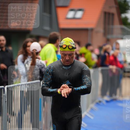 30.08.2026 - Elbe Triathlon Hamburg LAZAROV Photography http://msf.ph/oto/10030716 30.08.2026 08:27:18 Schwimmen 191, 229, 240 meine-sportfotos.de