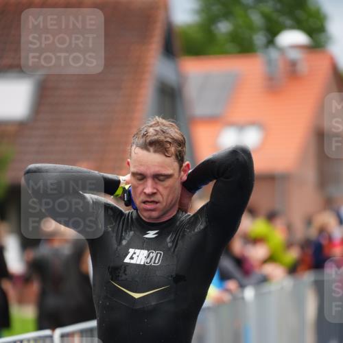 30.08.2026 - Elbe Triathlon Hamburg LAZAROV Photography http://msf.ph/oto/10030717 30.08.2026 08:27:28 Schwimmen 232, 238, 240 meine-sportfotos.de