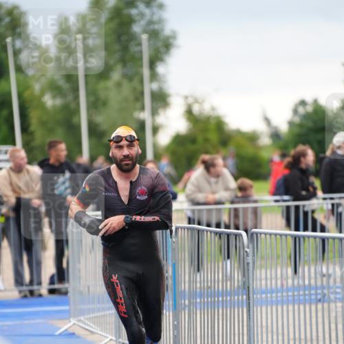 30.08.2026 - Elbe Triathlon Hamburg LAZAROV Photography http://msf.ph/oto/10030871 30.08.2026 08:30:27 Schwimmen 212, 235 meine-sportfotos.de